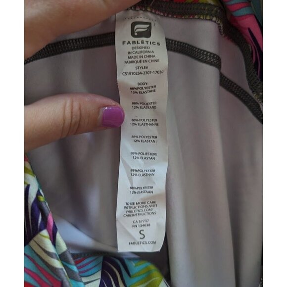 Fabletics Lima Cropped Leggings Rainbow Chevron Mid Rise Women's Size Small - Picture 6 of 6